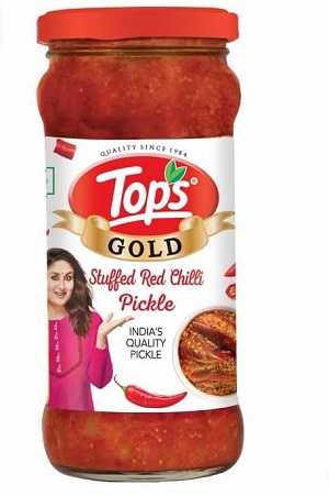 TOPS Gold Stuffed Red Chilli Pickle - 200 gm Glass Bottle| Perfect blend of spicy red chillies blended in mustard oil - Image 2